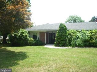 4319 Avon Dr, Harrisburg, PA 17112