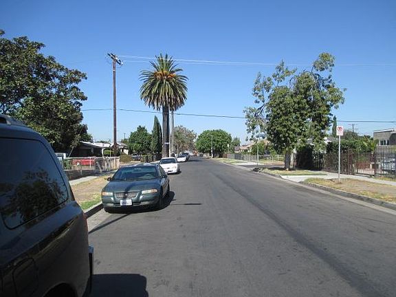 4th image of 1246 W 61st St
