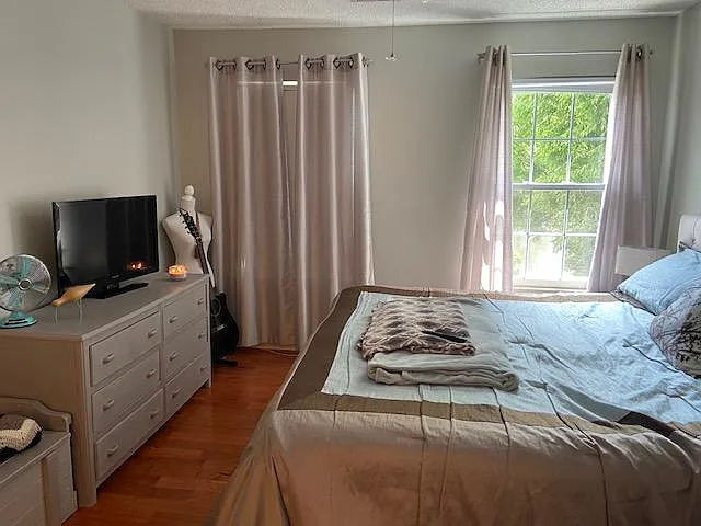 360 Hadleigh Ln — Photo 7