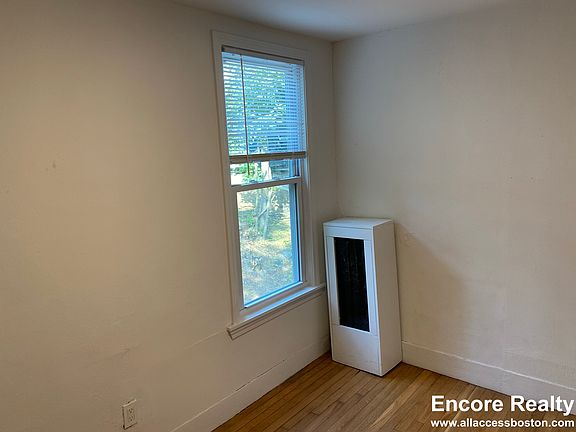 2nd image of 48 Newton St #2