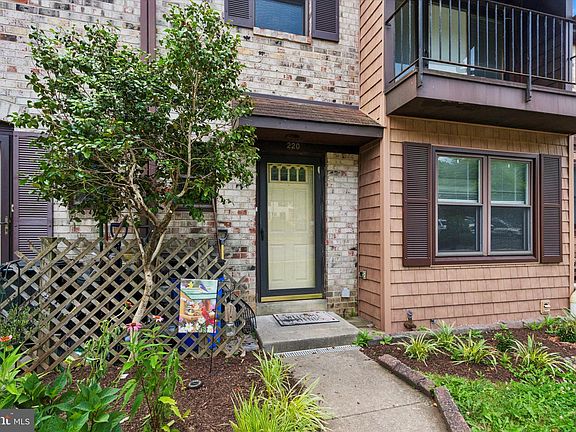 2nd image of 220 Bishops Dr