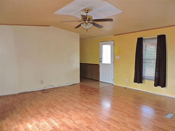 3rd image of 162 Kennedy Ln