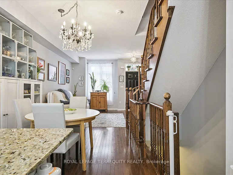 101 The Queensway #Townhouse 2 — Photo 21