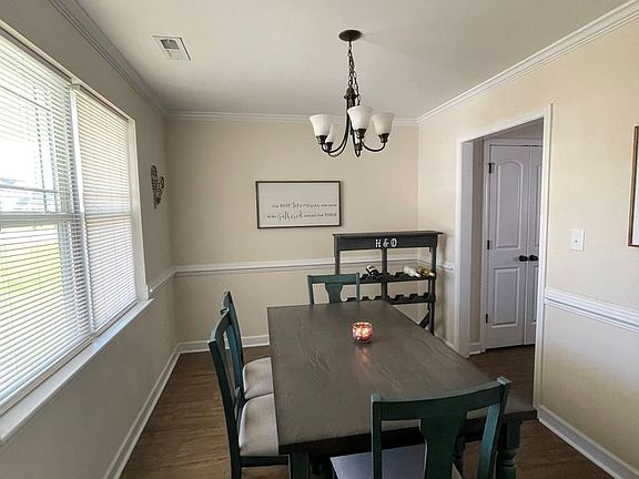 3rd image of 216 Holly Grove Ct E