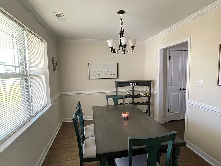 216 Holly Grove Ct E — Photo 3