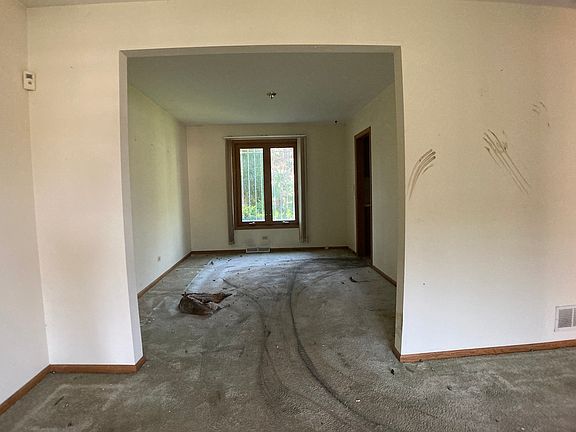 3rd image of 9346 N Greenwood Ave