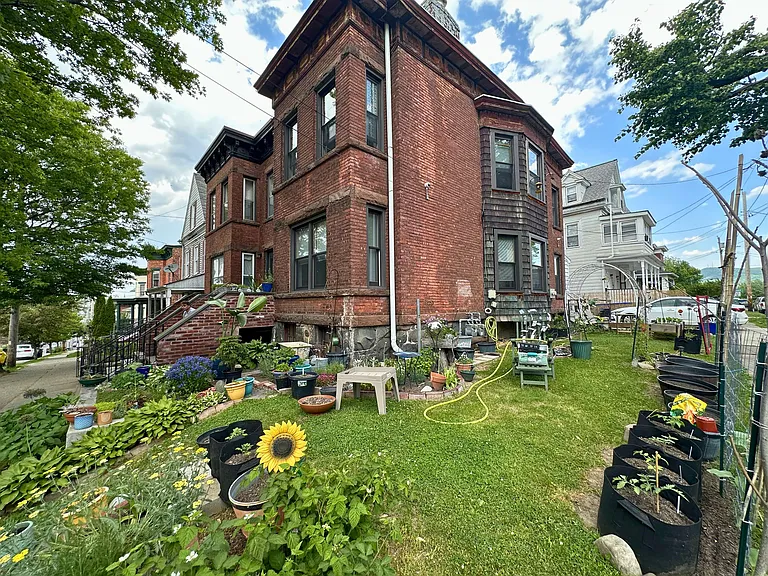 32 Liberty St #1 — Photo 15
