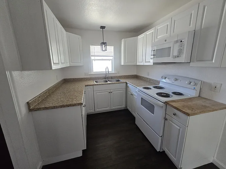 2640 Sharon Ave #A — Photo 7