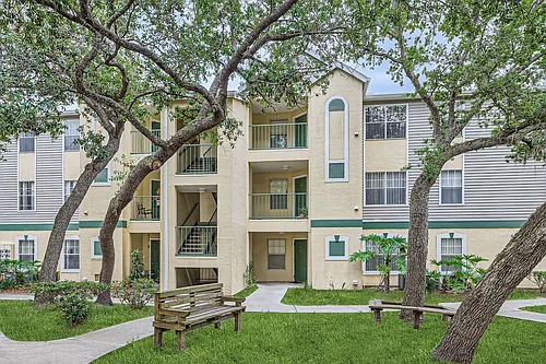 Golden Oaks Photo 1