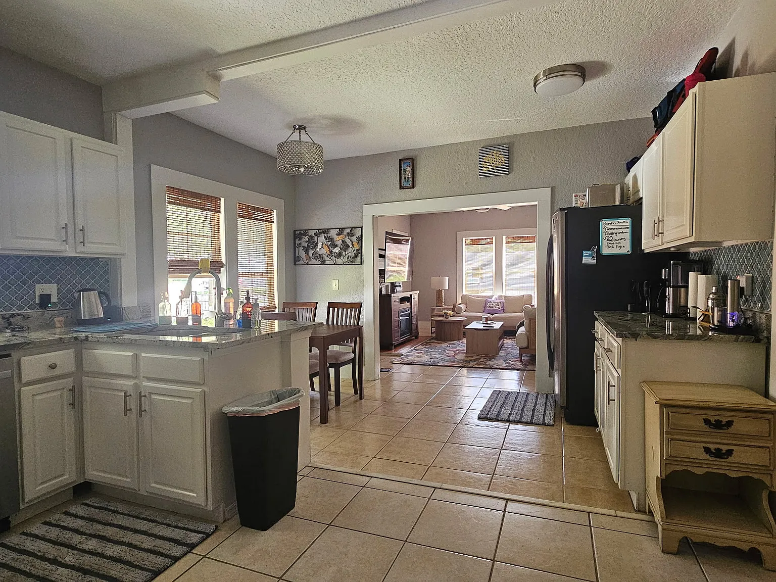 2 bed, 1.5 bath, 1168 sqft, $995 — Photo 1
