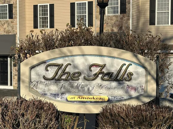 17 River Front Drive #1, Manchester, NH 03102