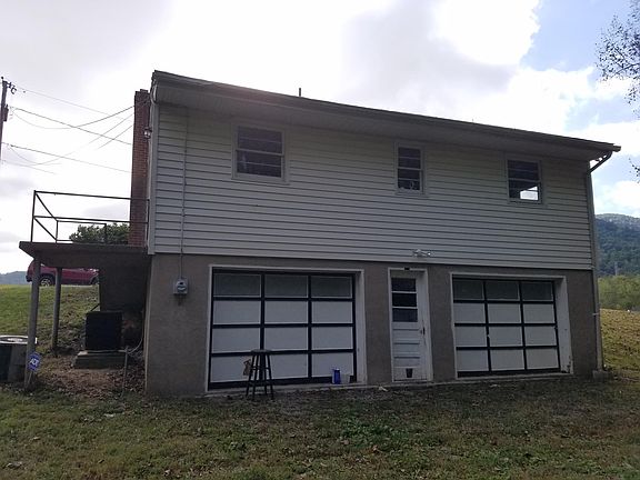 2nd image of 7640 Berganblick Ln