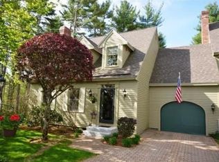 16 Lamplight Dr, Atkinson, NH 03811