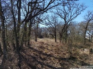 1859 Deer Trl, Floresville, TX 78114