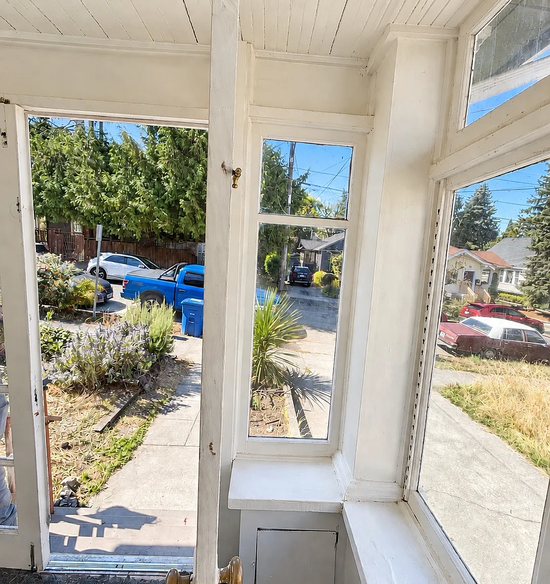 5306 9th Ave NE — Photo 3