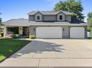 2648 Vonda Dr, Green Bay, WI 54311