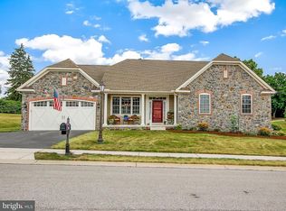 38 Waxwing Ln, Gettysburg, PA 17325