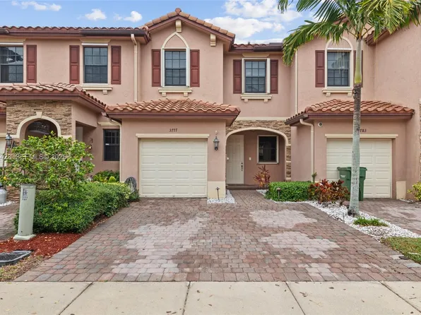 3777 SE 3rd St, Homestead, FL 33033