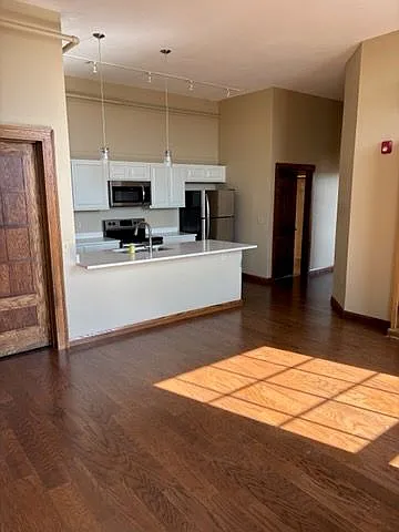 112 W Main St #302 — Photo 6