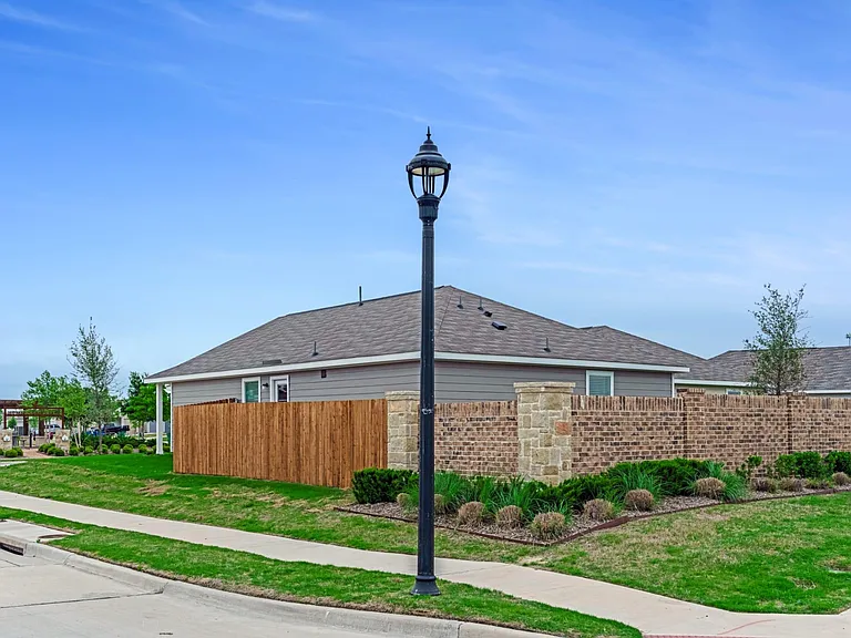 7109 Gray Wolf Ln — Photo 5