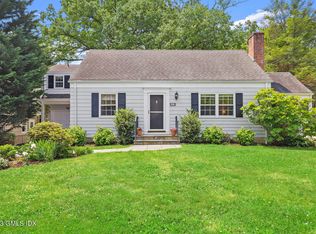 8 Grant Ave, Old Greenwich, CT 06870