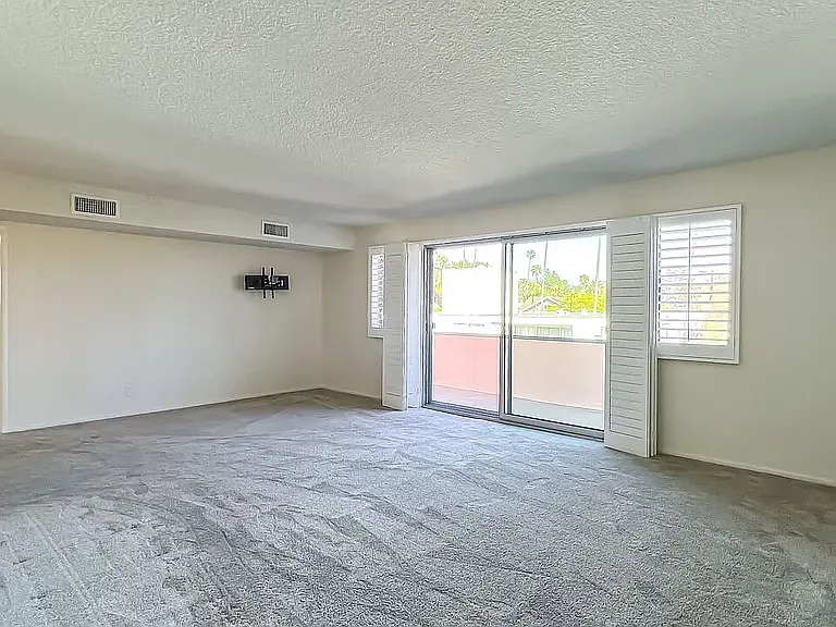 1830 Taft Ave — Photo 5