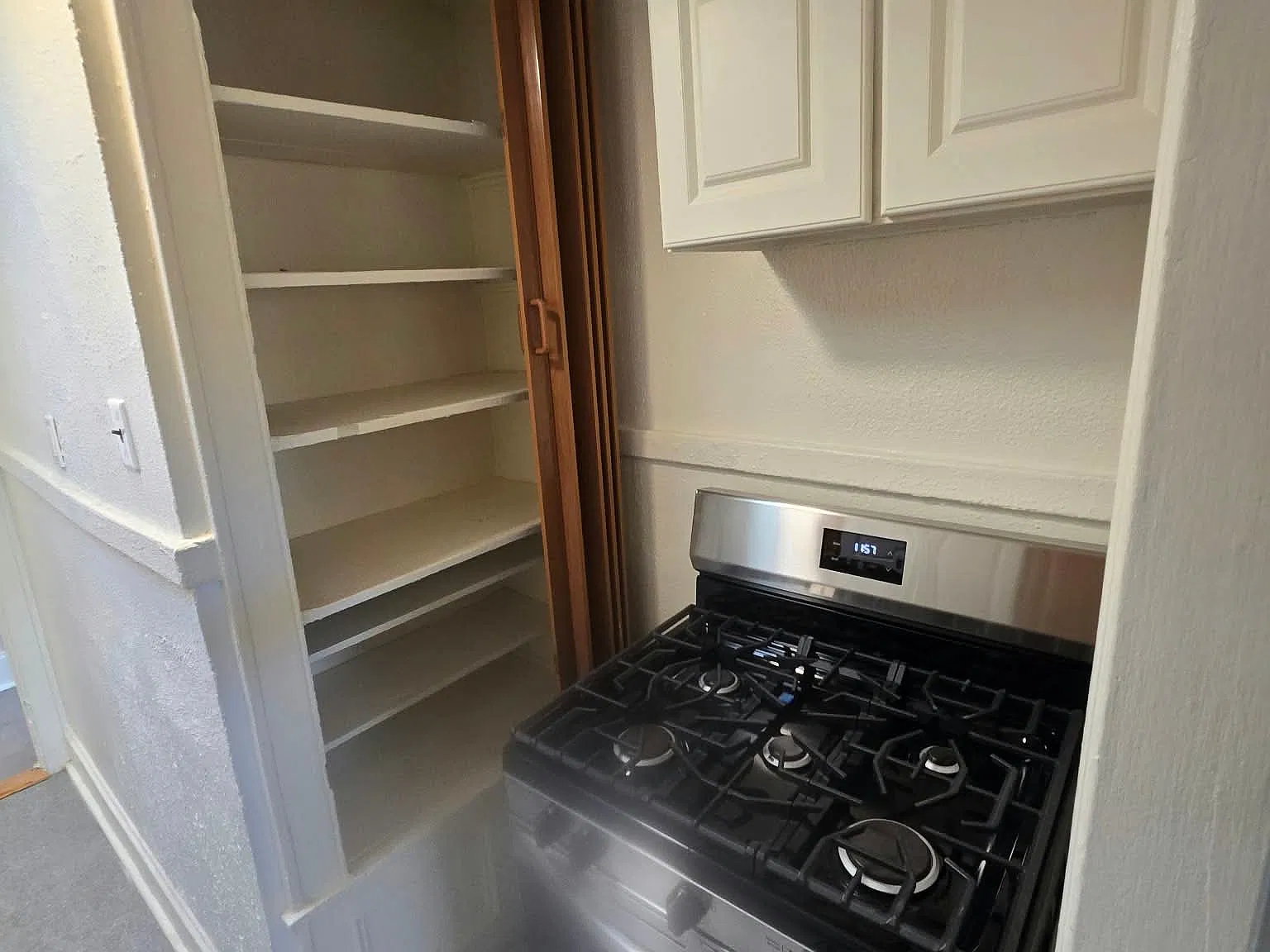 24-12 21st Avenue — Photo 2