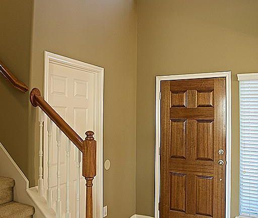 3rd image of 923 La Hacienda Dr