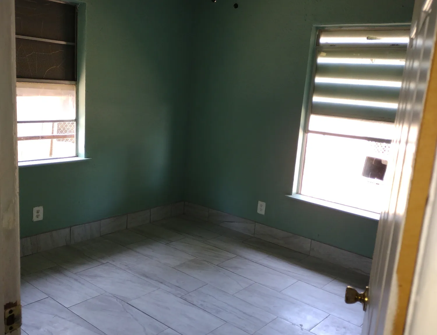 3 bed, 867 sqft, $1,300 — Photo 2