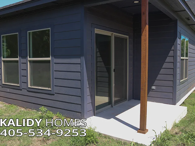 1925 E Springer Ave — Photo 23