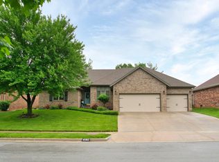 4582 S Warren Rd, Springfield, MO 65810