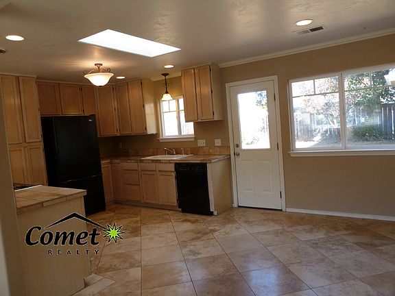 Attached dining area