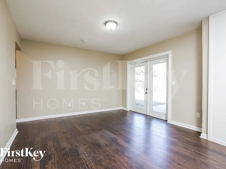240 Donegal Ave — Photo 4