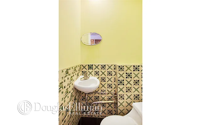 Sold by Douglas Elliman | media 29