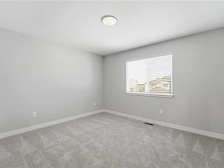 707 Glenn Cir — Photo 30