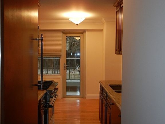 4th image of 50 W 93rd St APT 1N
