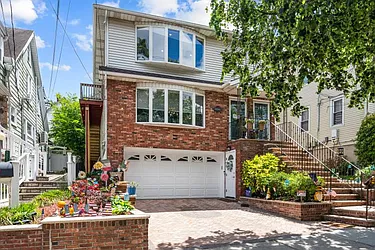 163 Wardwell Avenue  image 1 of 16
