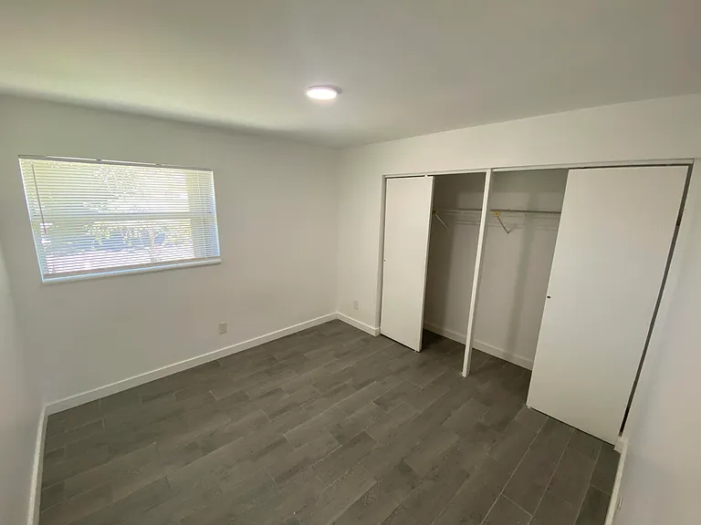 850 SW 9th Ave #1-4 — Photo 5