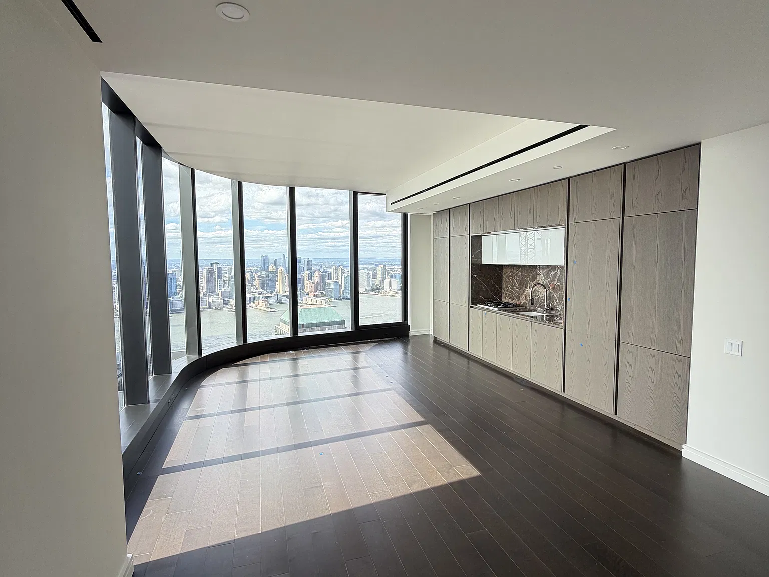 125 Greenwich Street — Photo 3