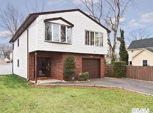 92 Midwood Rd, West Babylon, NY 11704