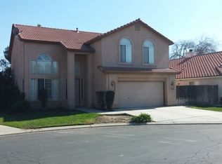 940 Laguna Dr, Lemoore, CA 93245