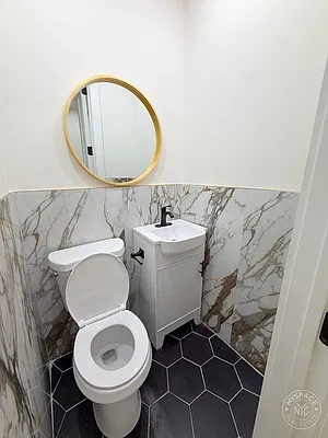 Bathroom, photo 1