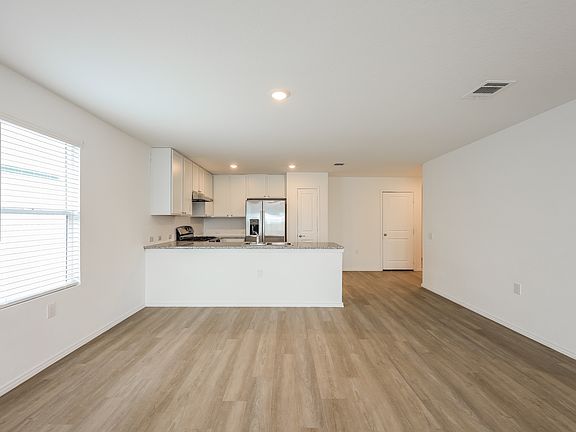 4th image of 11922 Cink Dr