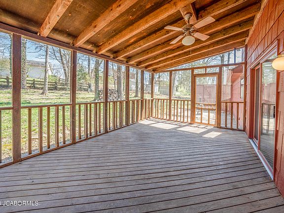 3rd image of 510 Arbor Dr