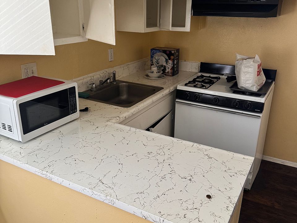 2nd image of 1107 W Pacific Coast Hwy #0