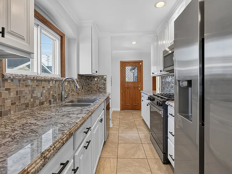 1811 N Avon St — Photo 21