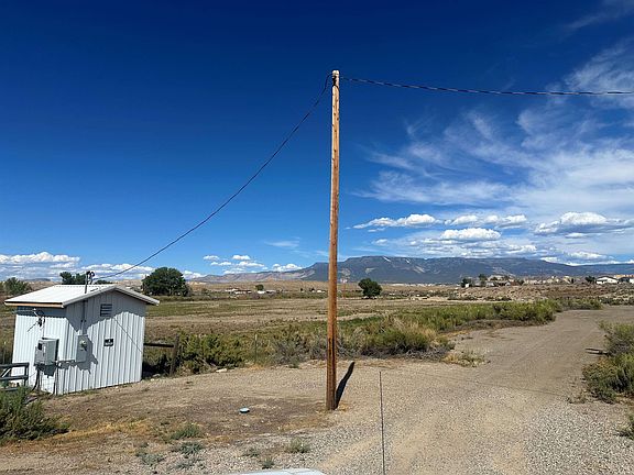 5th image of 450 Desert Rd