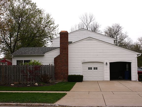 3rd image of 135 Cherrywood Dr