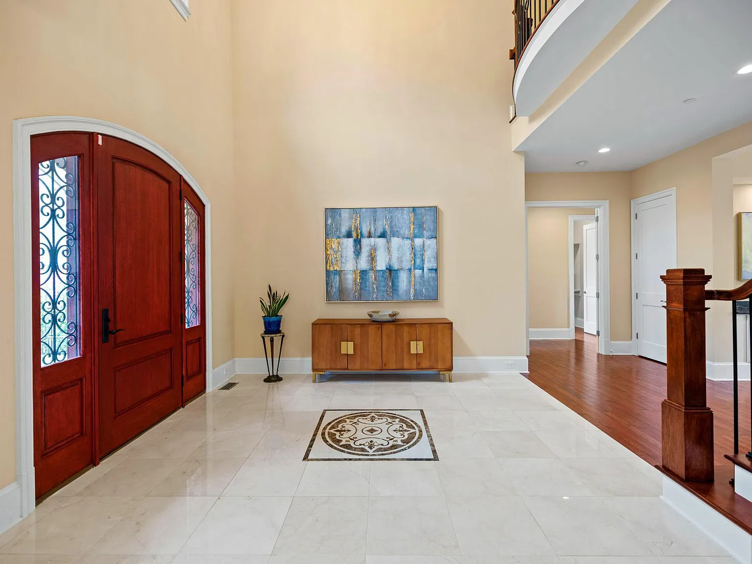 5 bed, 5.5 bath, 6491 sqft, $11,000 — Photo 2
