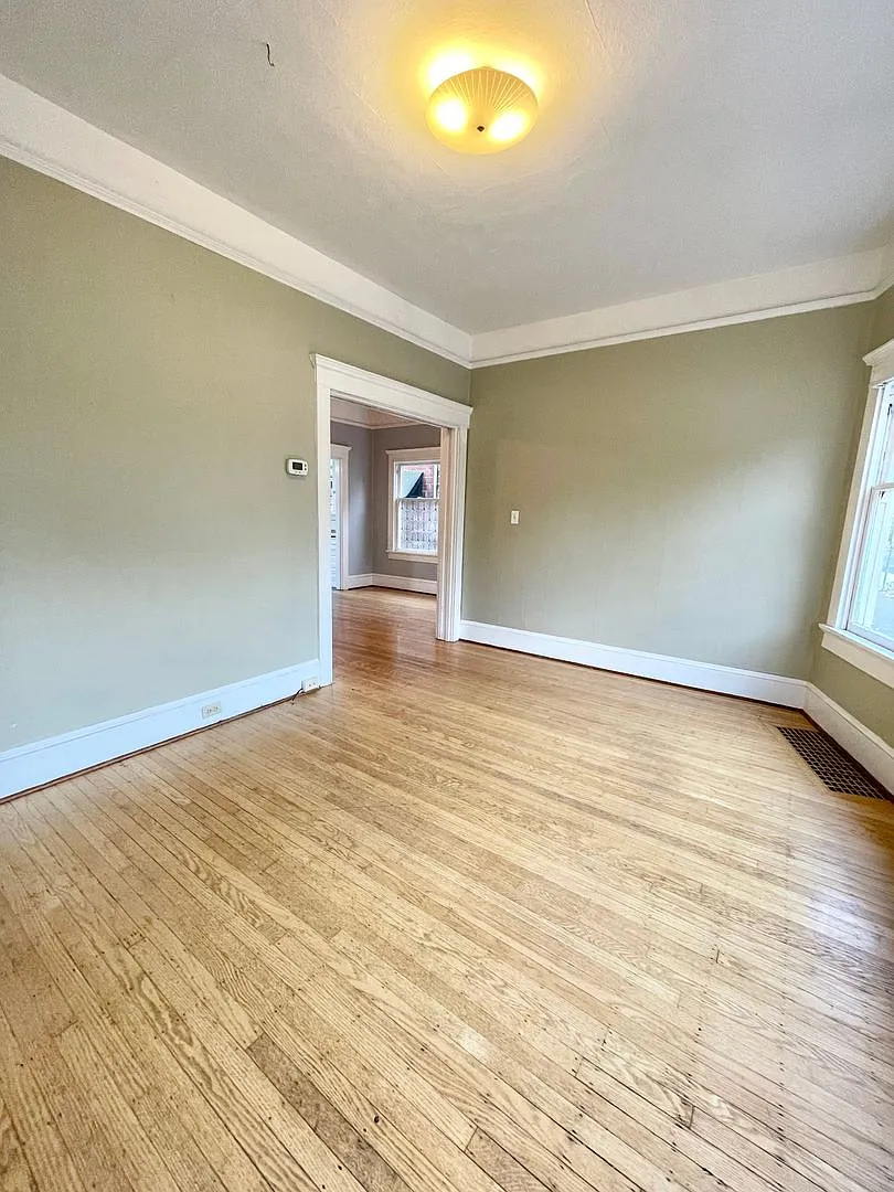 Lovely 1+ Bedroom Apt in Old-Portland Building off of Hawthorne — Photo 4